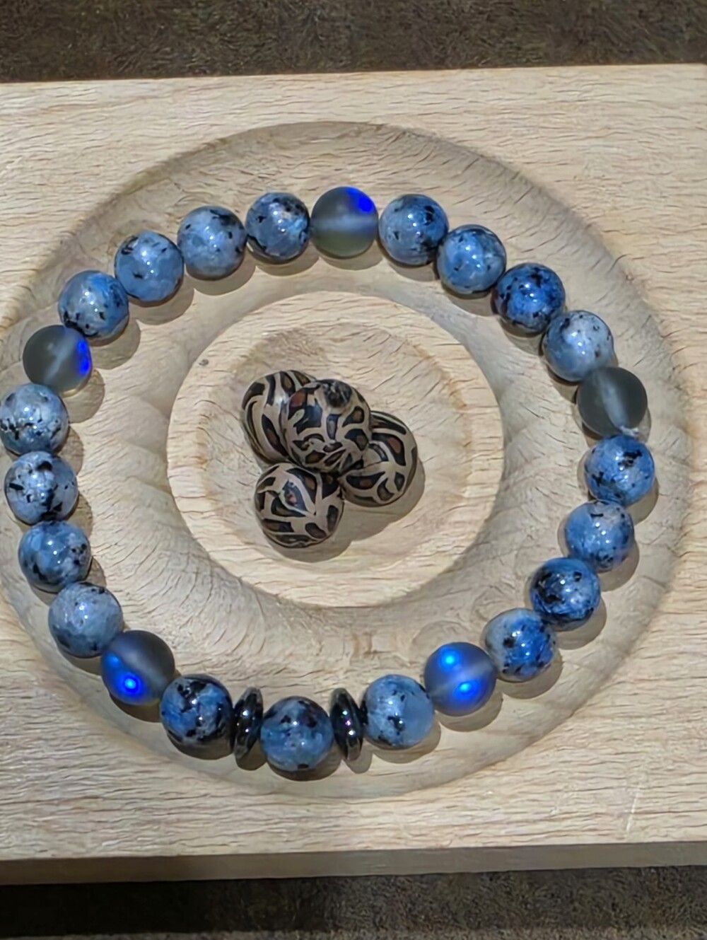 🔥Natural Blue Jasper, Hemitite And Blue Aura Glass Crystal Bead Bracelet.